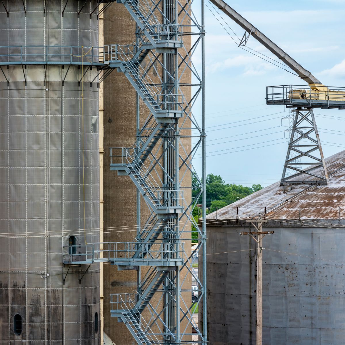Industriële installatie met digitale onderhoudsdata, symbool voor maintenance readiness en onderhoudsklaar opleveren.